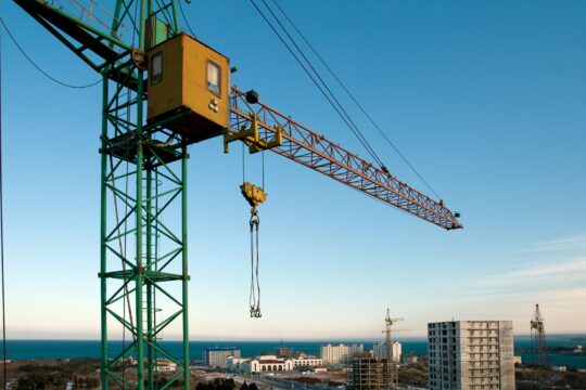 Construction crane